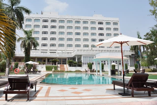 grand aston hotel